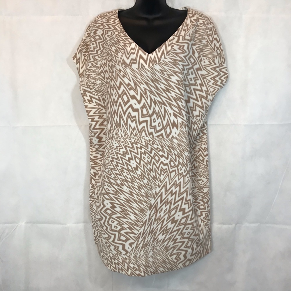 MAGGY LONDON Tan and White Shift Dress, Si…